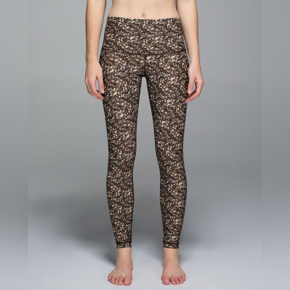 Lululemon Shine Tight (Roll Down)Shimmy Shimmer Multi, size 4-6